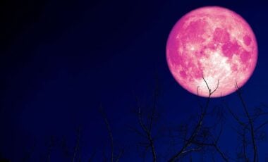 Witness the Stunning Strawberry Moon Alongside the Summer Solstice This June